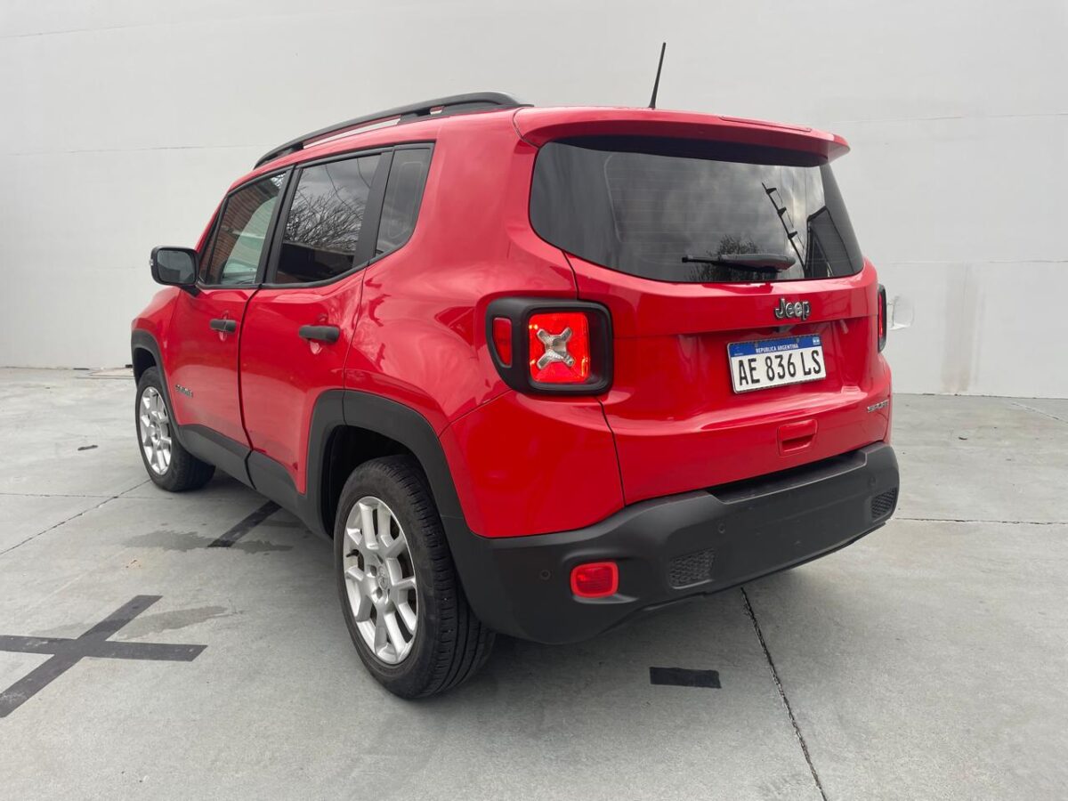 JEEP RENEGADE SPORT 1.8L MT - Imagen 2