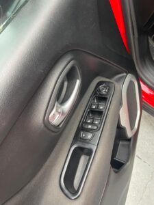 JEEP RENEGADE SPORT 1.8L MT - Imagen 13