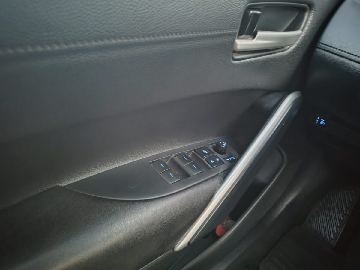 TOYOTA COROLLA CROSS XEI 2.0 CVT - Imagen 12