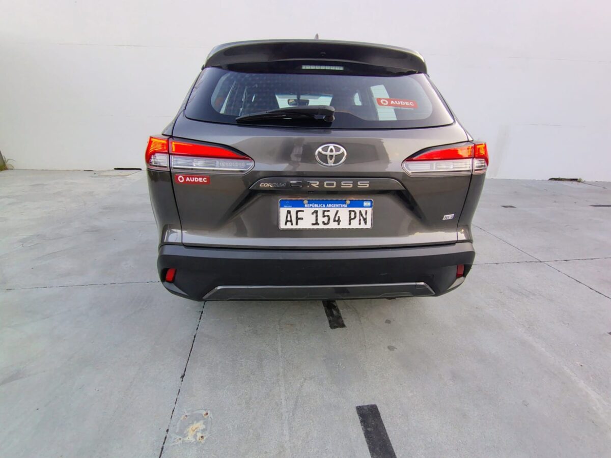 TOYOTA COROLLA CROSS XEI 2.0 CVT - Imagen 8