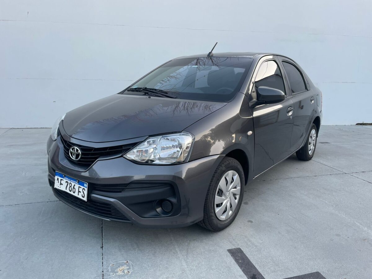 TOYOTA ETIOS X 1.5 6M/T 4P.MY23 - Imagen 1