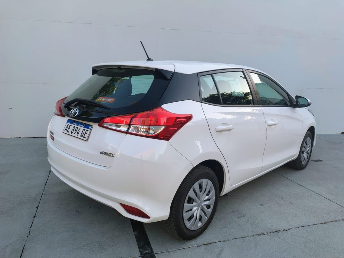 TOYOTA YARIS XS AUDIO 1.5 6M/T 5P - Imagen 6