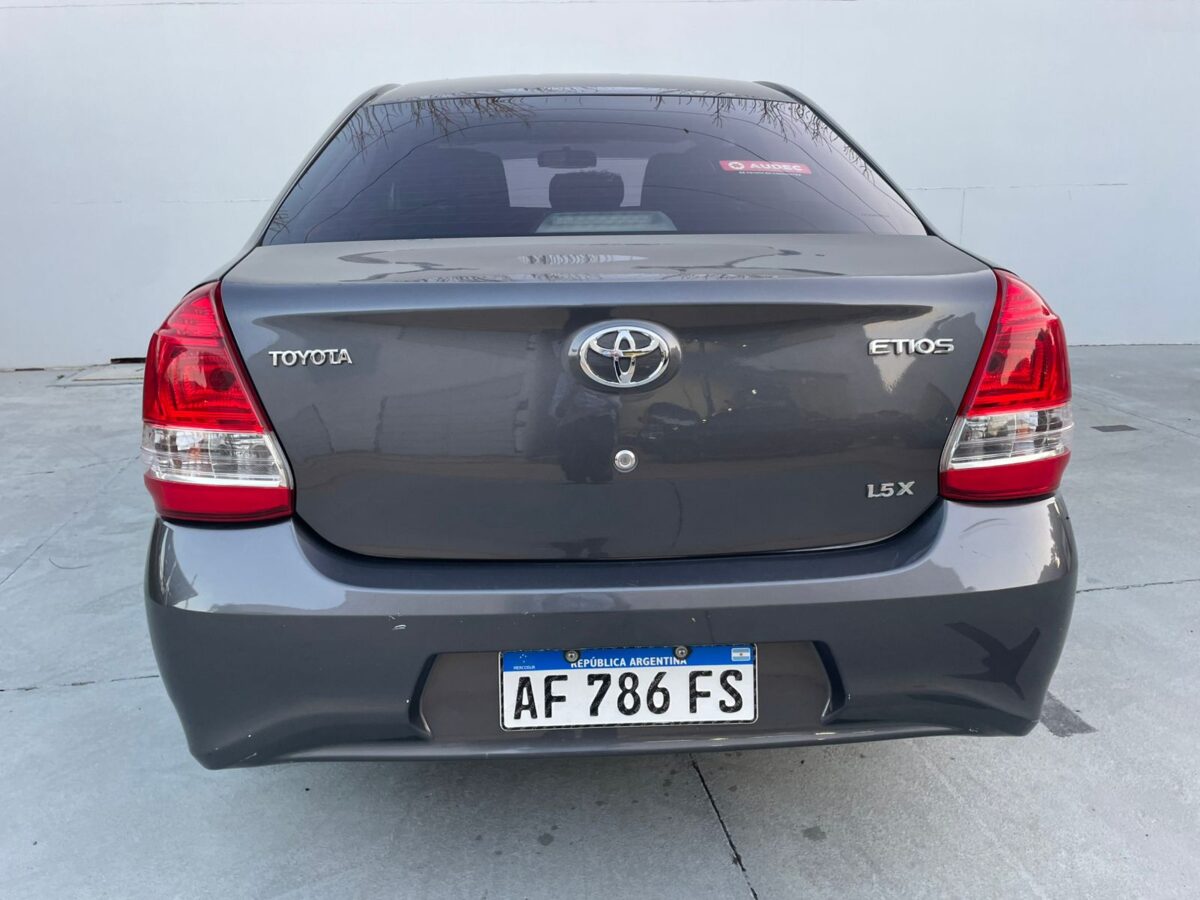 TOYOTA ETIOS X 1.5 6M/T 4P.MY23 - Imagen 9