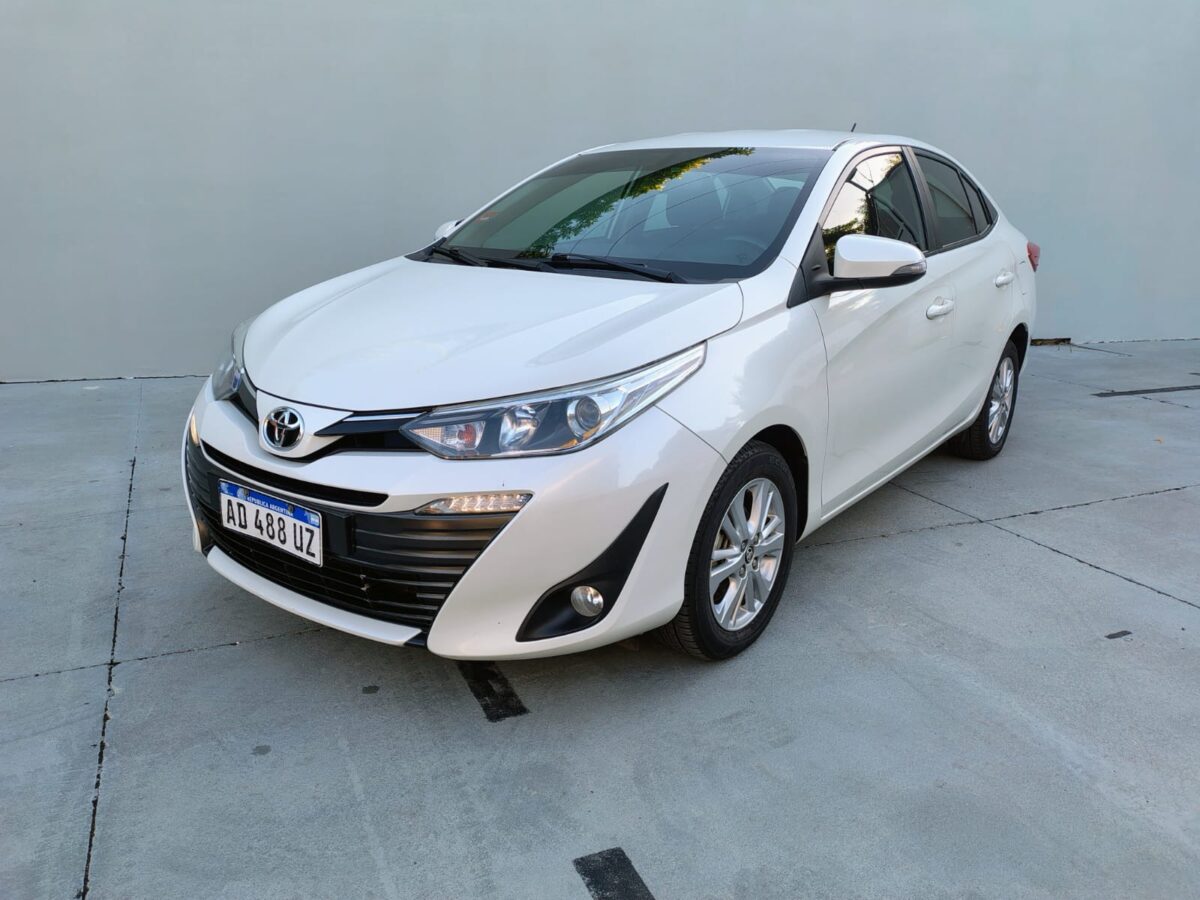 TOYOTA YARIS XLS 1.5 6M/T 4P-19 - Imagen 1