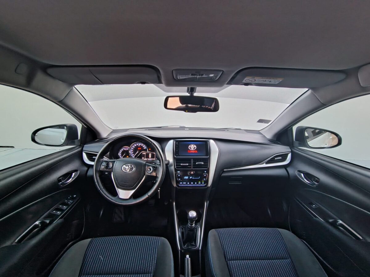 TOYOTA YARIS XLS 1.5 6M/T 4P-19 - Imagen 9