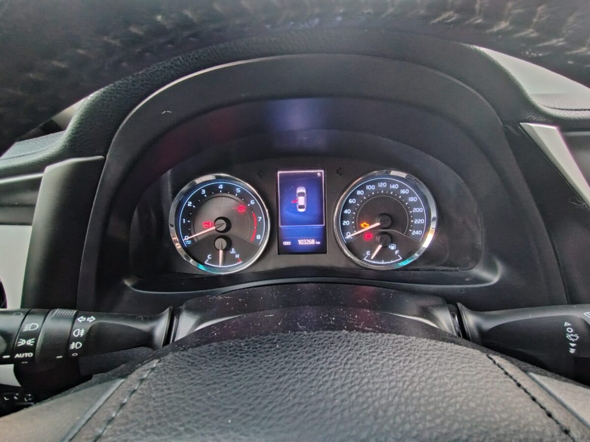 TOYOTA COROLLA XEI PACK 1.8 6M/T L/18 - Imagen 12