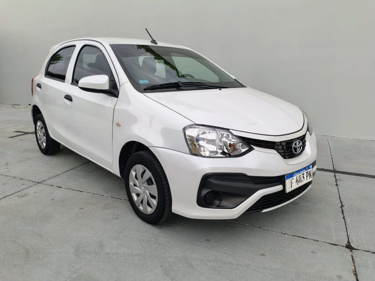 TOYOTA ETIOS X 1.5 6M/T 5P-MY.22 - Imagen 2