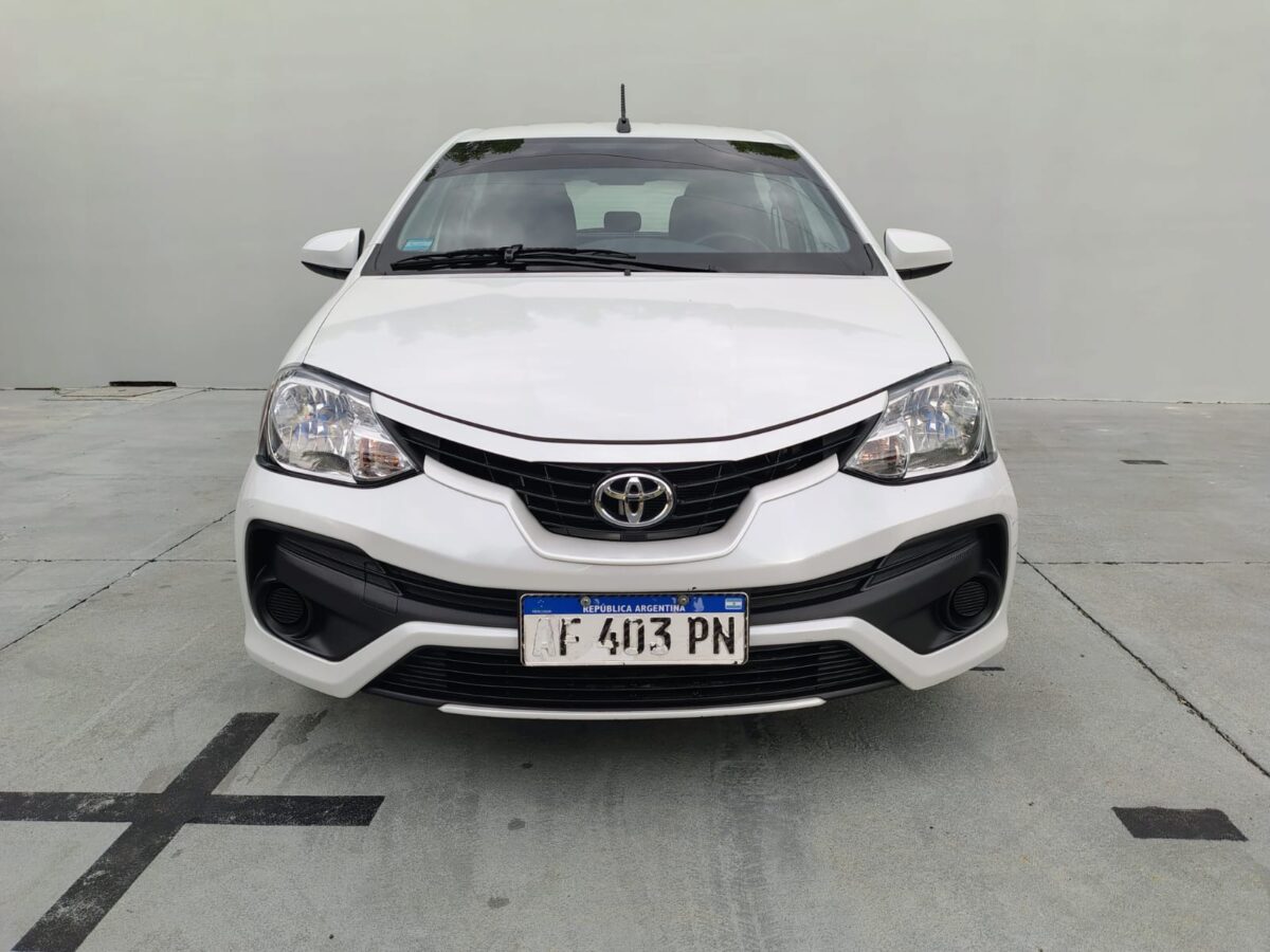 TOYOTA ETIOS X 1.5 6M/T 5P-MY.22 - Imagen 3