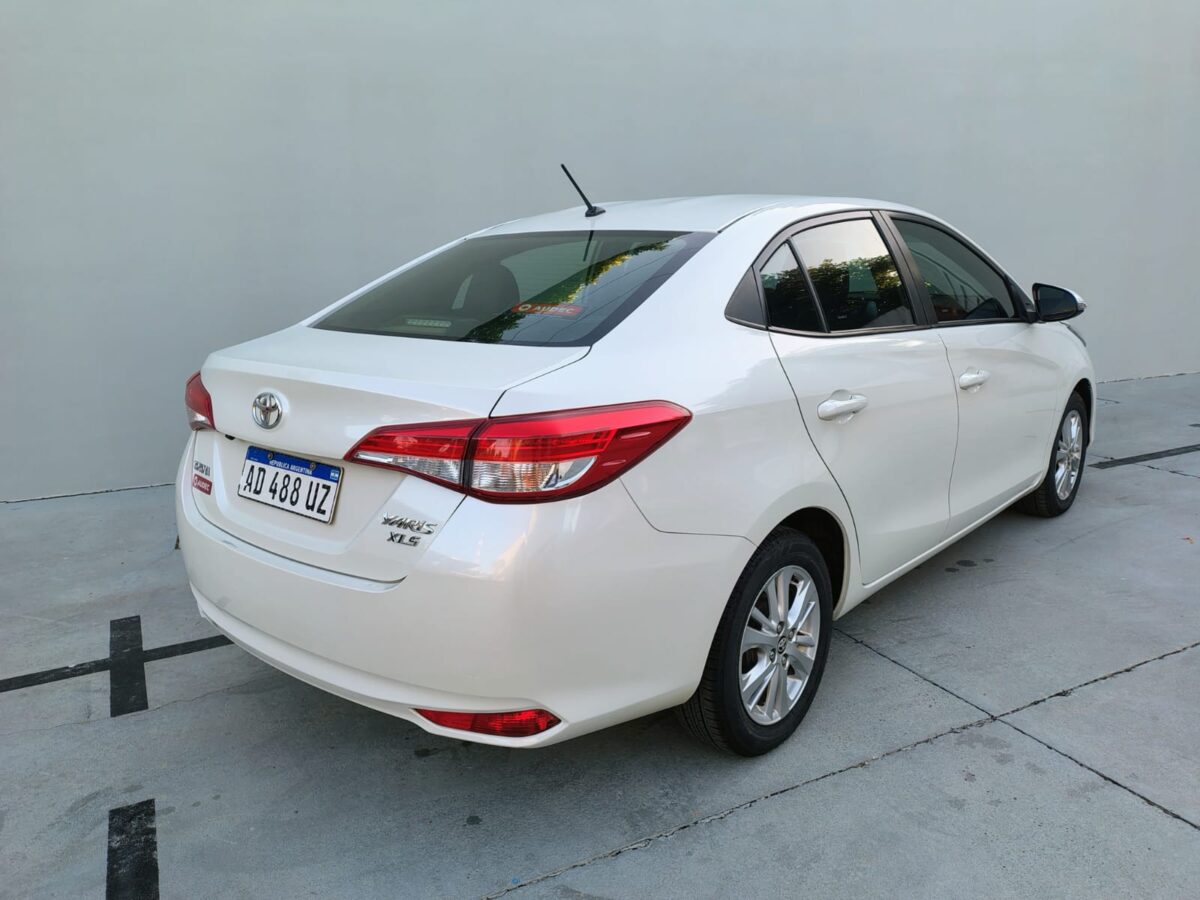 TOYOTA YARIS XLS 1.5 6M/T 4P-19 - Imagen 5