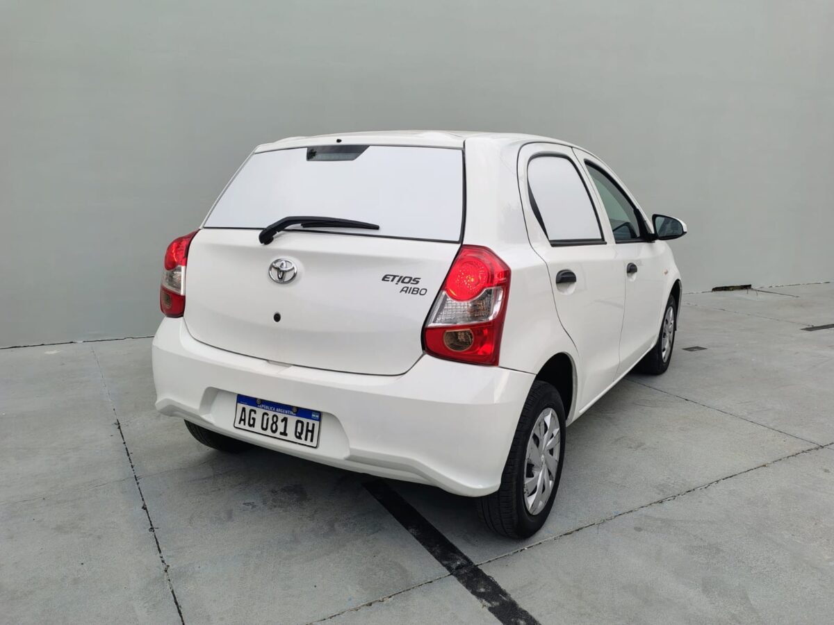 TOYOTA ETIOS AIBO 1.5 6M/T-MY23 - Imagen 6