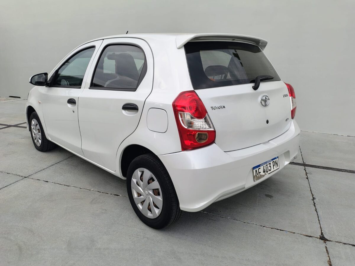 TOYOTA ETIOS X 1.5 6M/T 5P-MY.22 - Imagen 7