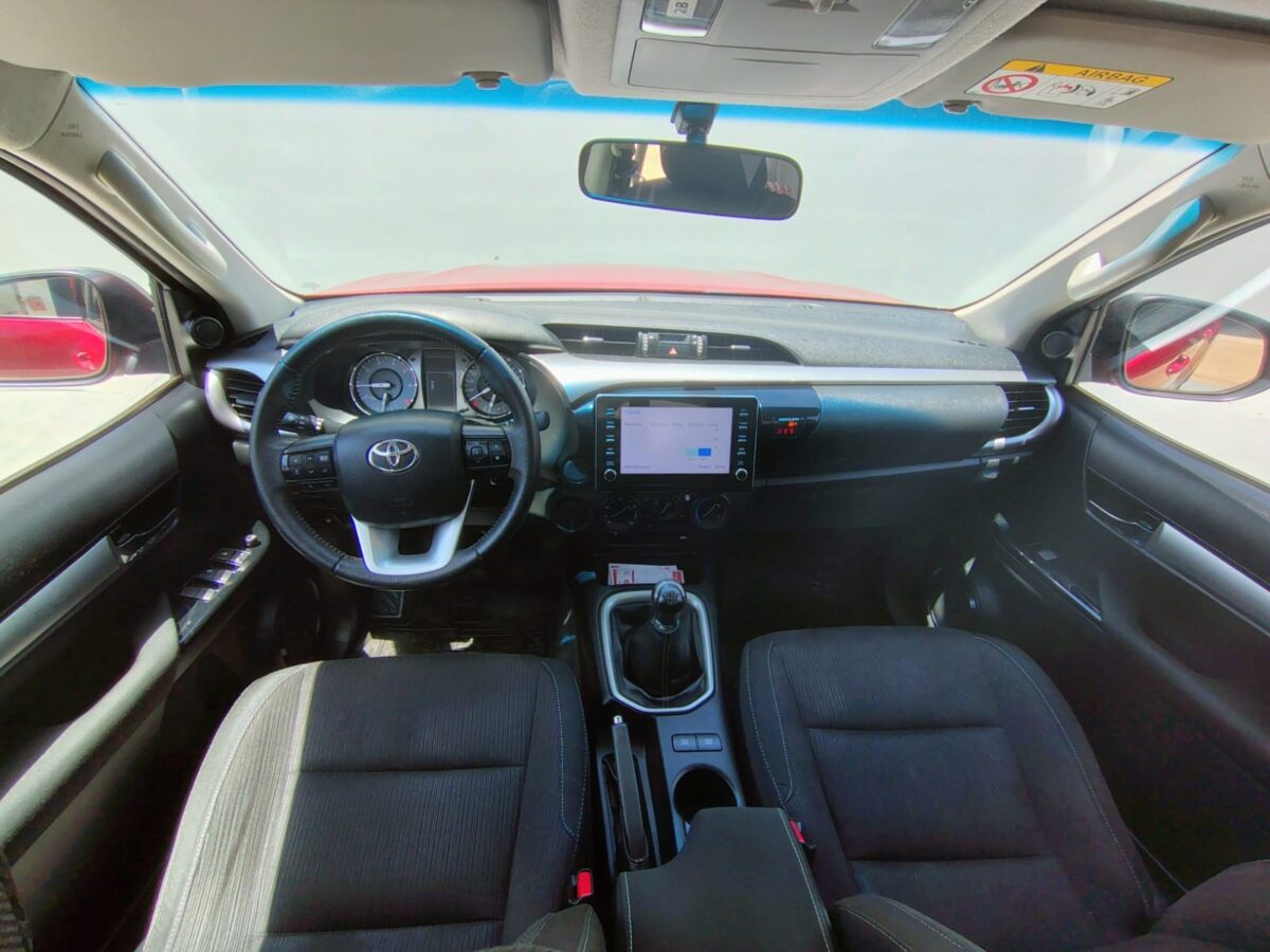 TOYOTA HILUX 4X2 D/C SR 2.4 TDI 6 M/T - Imagen 7