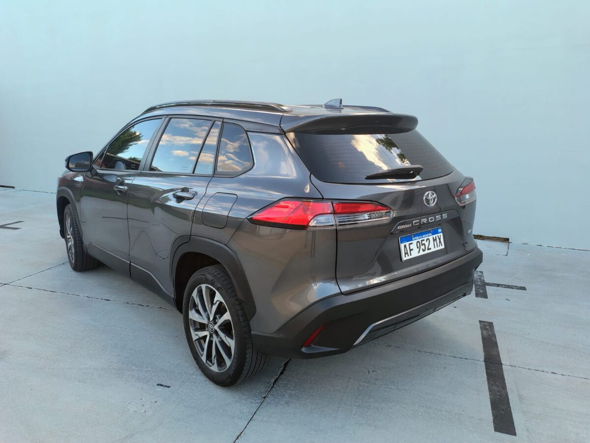 TOYOTA COROLLA CROSS XEI 2.0 CVT-MY23 - Imagen 8