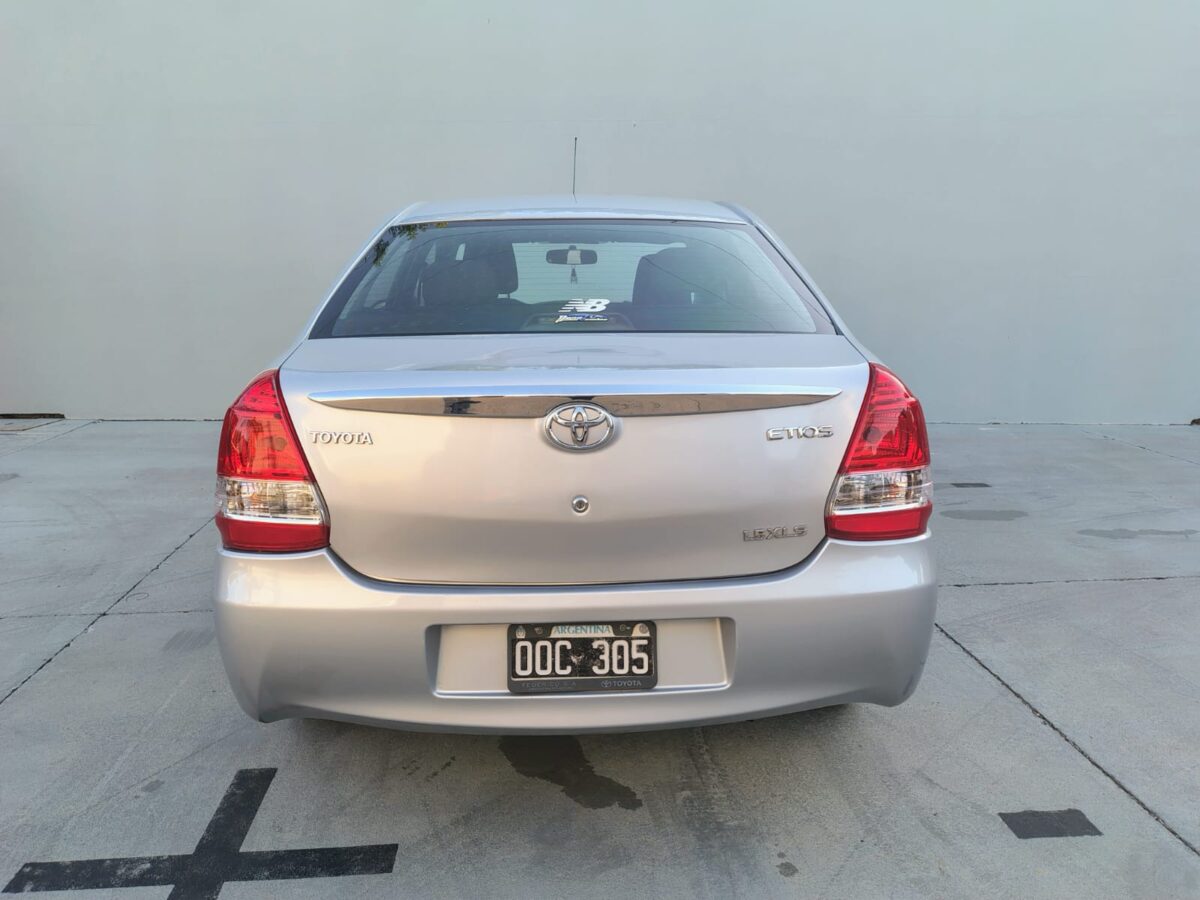 TOYOTA ETIOS XLS 1.5 6M/T 4P - Imagen 8
