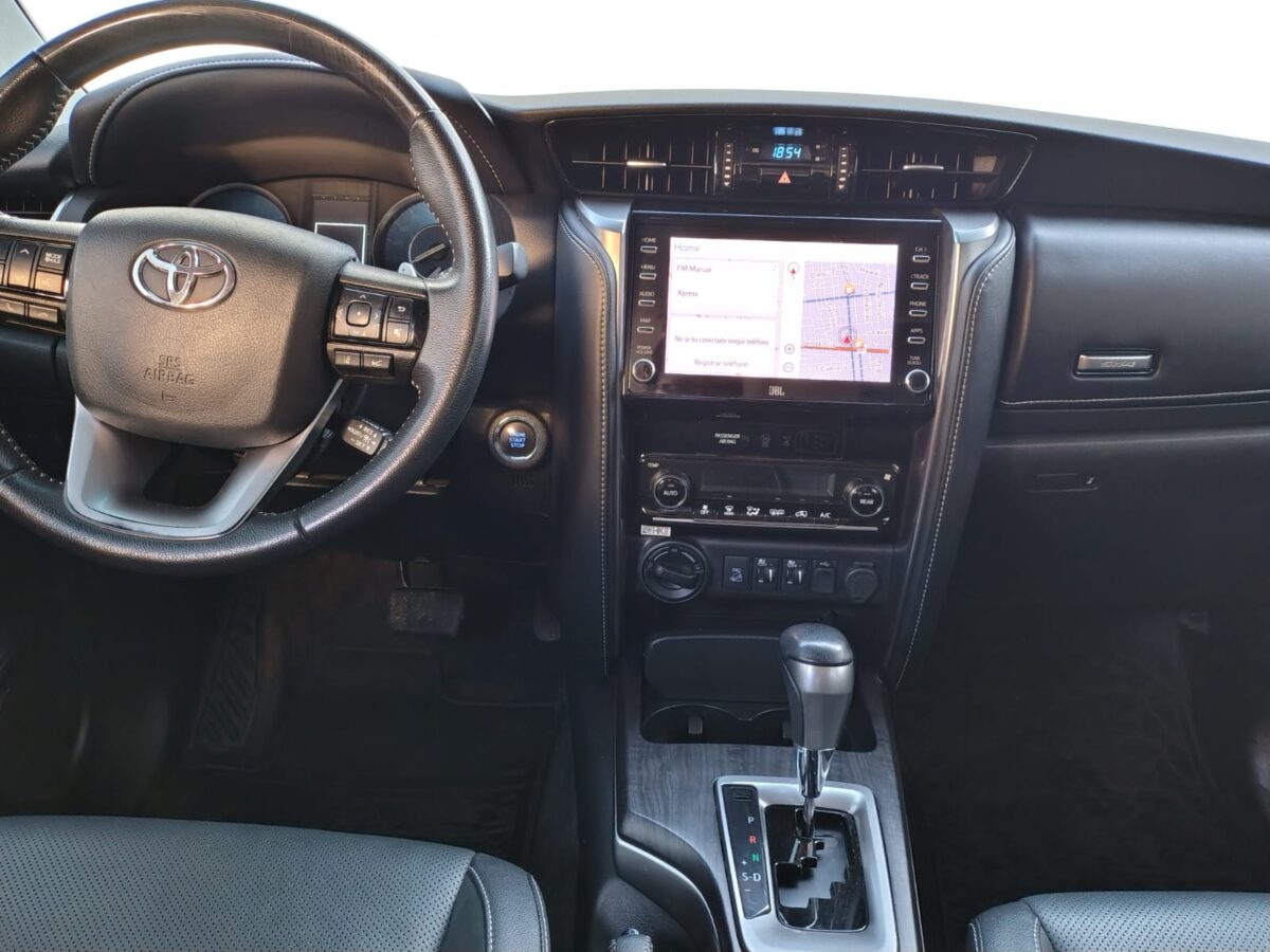 TOYOTA SW4 4X4 SRX 2.8 TDI 6 M/T 7A - Imagen 13