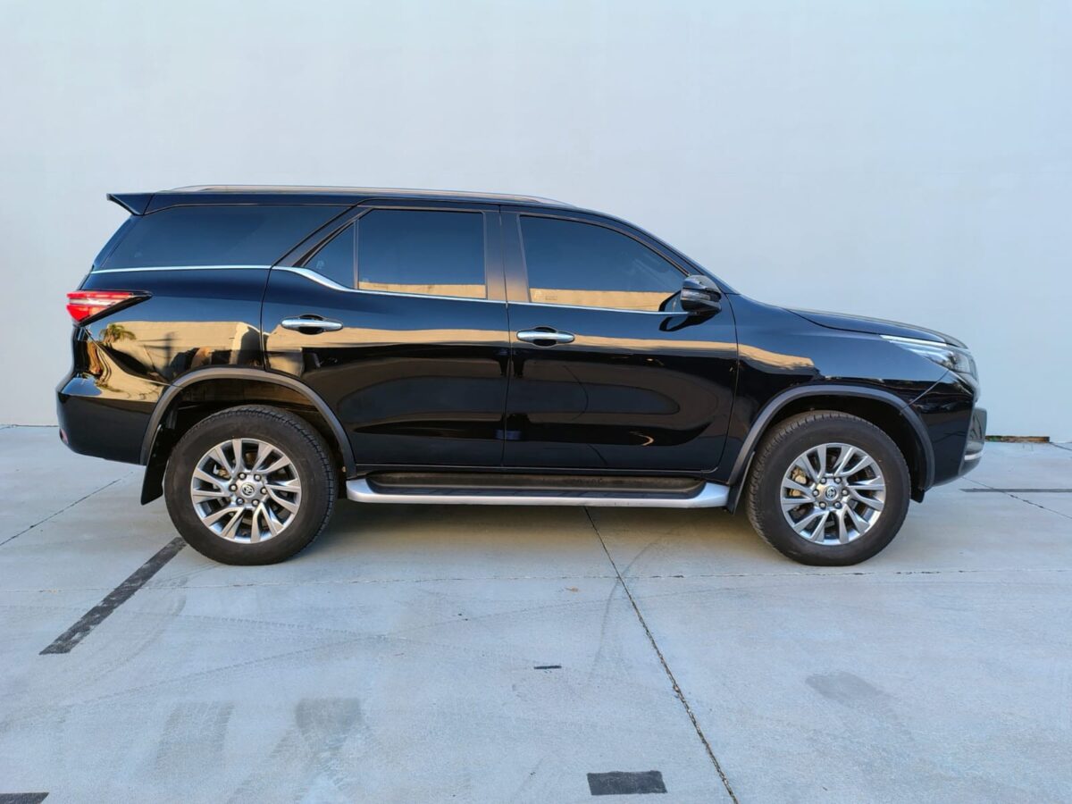 TOYOTA SW4 4X4 SRX 2.8 TDI 6 M/T 7A - Imagen 8