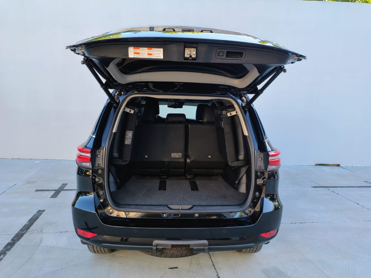 TOYOTA SW4 4X4 SRX 2.8 TDI 6 M/T 7A - Imagen 9