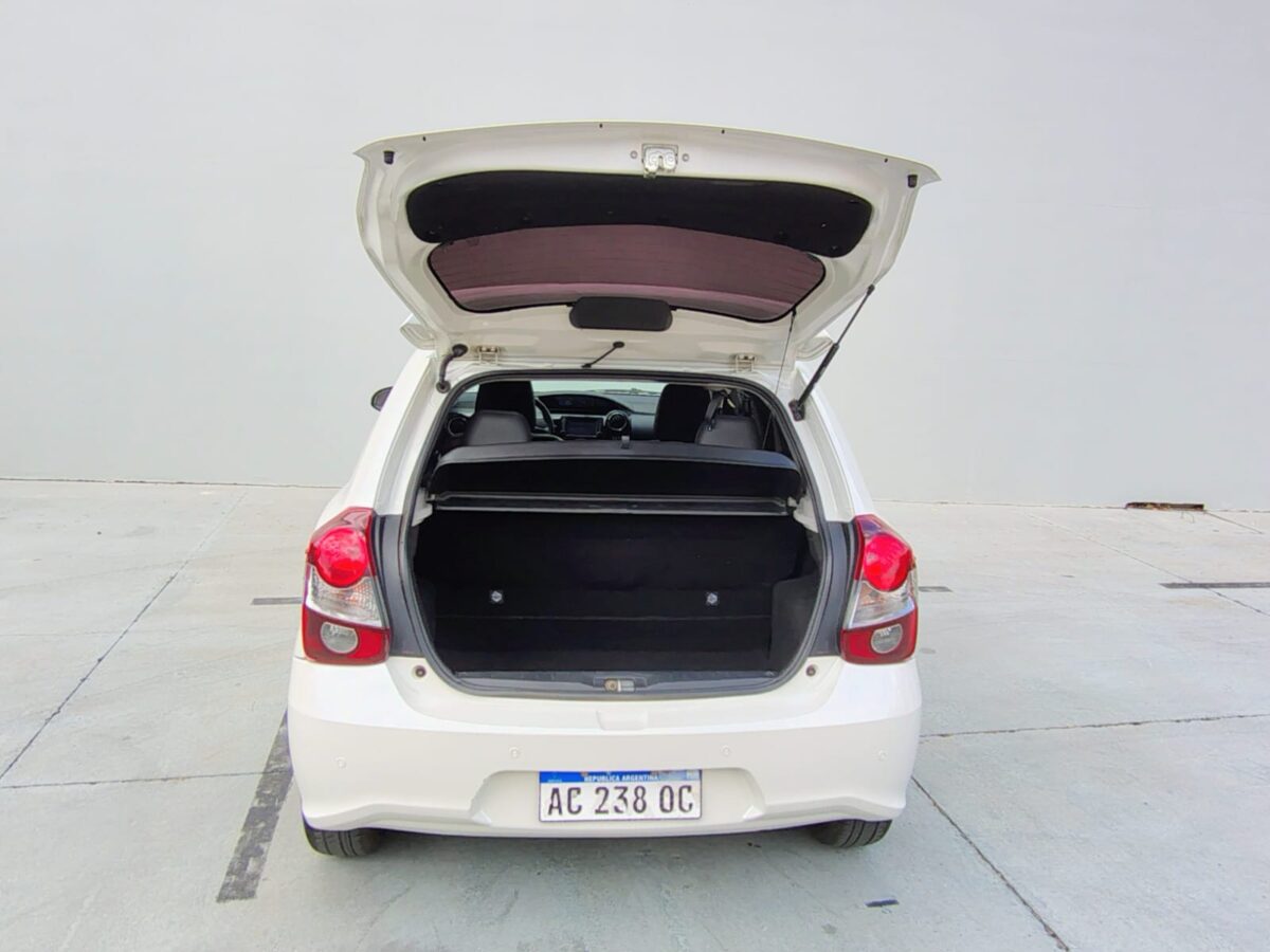 TOYOTA ETIOS PLATINUM 1.5 4A/T 5P. - Imagen 9