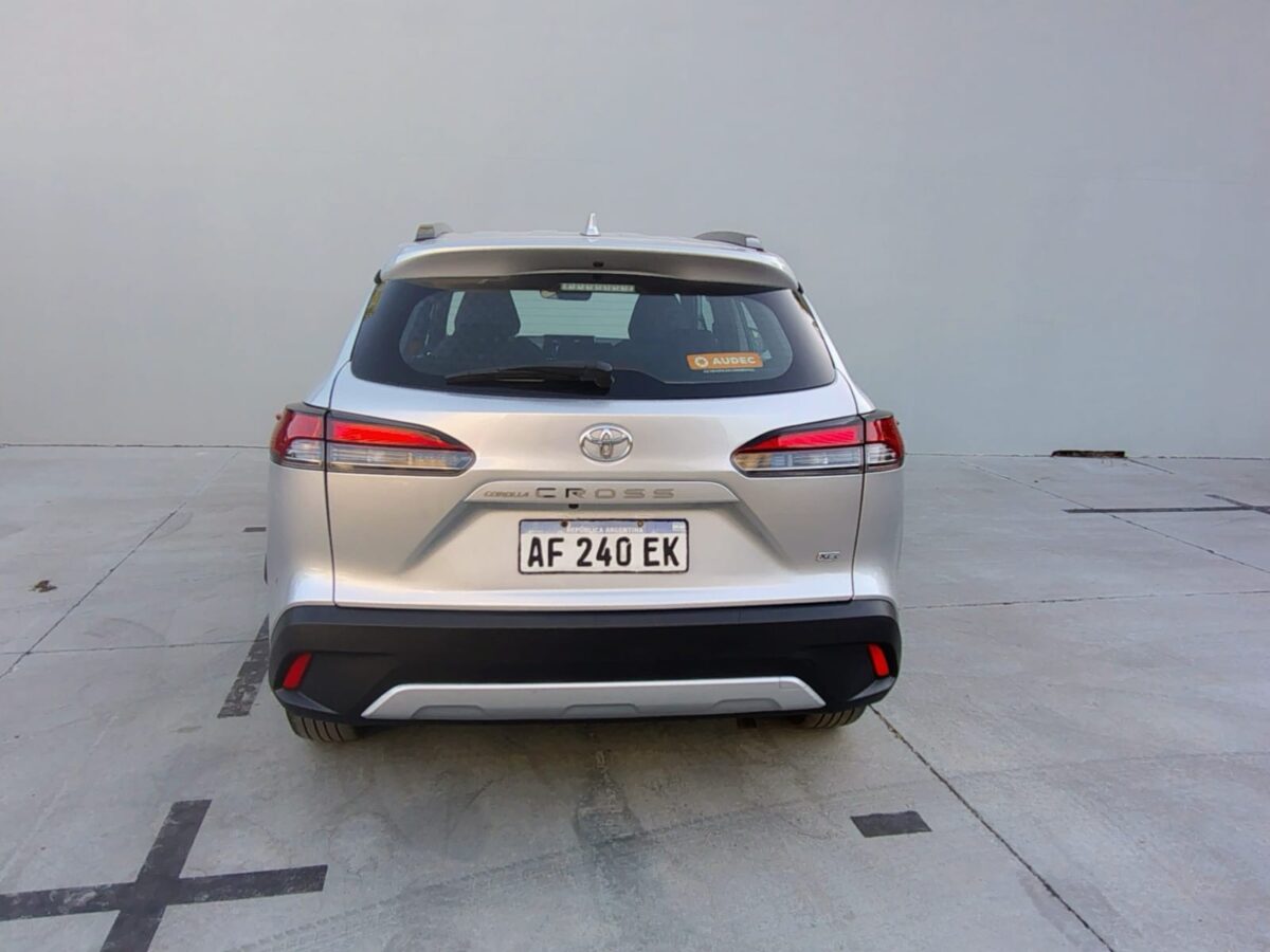 TOYOTA COROLLA CROSS XEI 2.0 CVT - Imagen 8