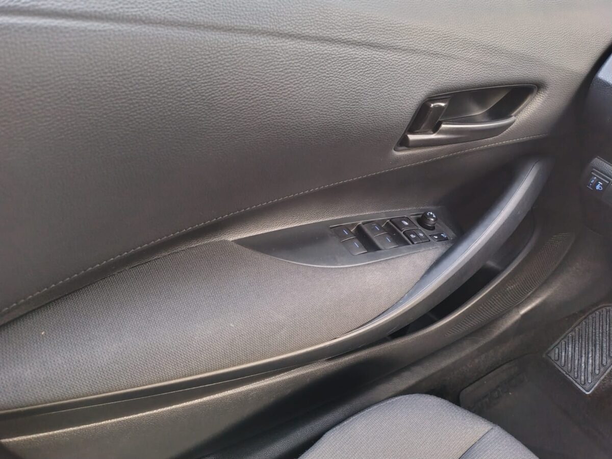 TOYOTA COROLLA 2.0 XLI MT- MY.23 - Imagen 13