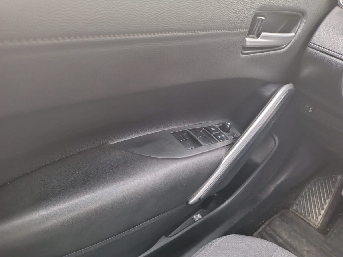 TOYOTA COROLLA CROSS XEI HV 1.8 eCVT - Imagen 15