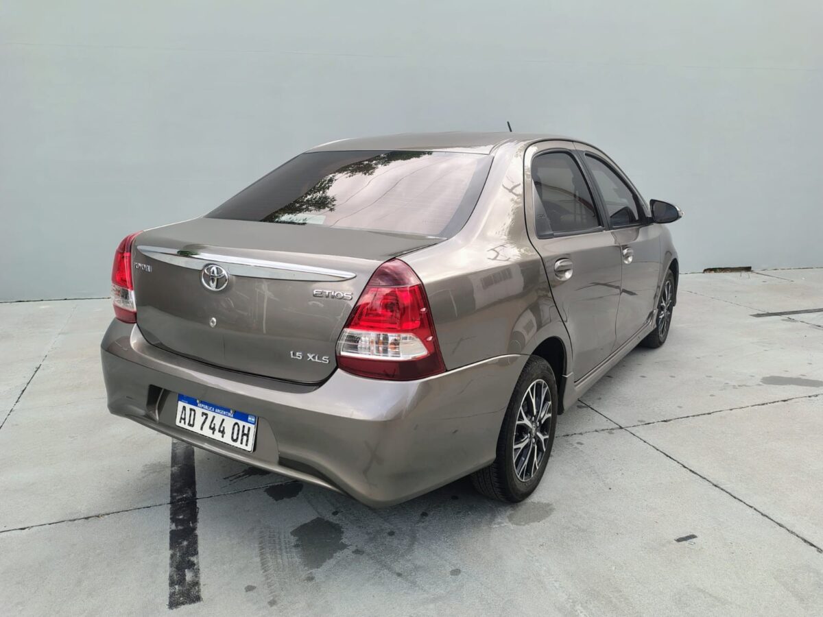 TOYOTA ETIOS XLS 1.5 6M/T 4P. L/18 - Imagen 6