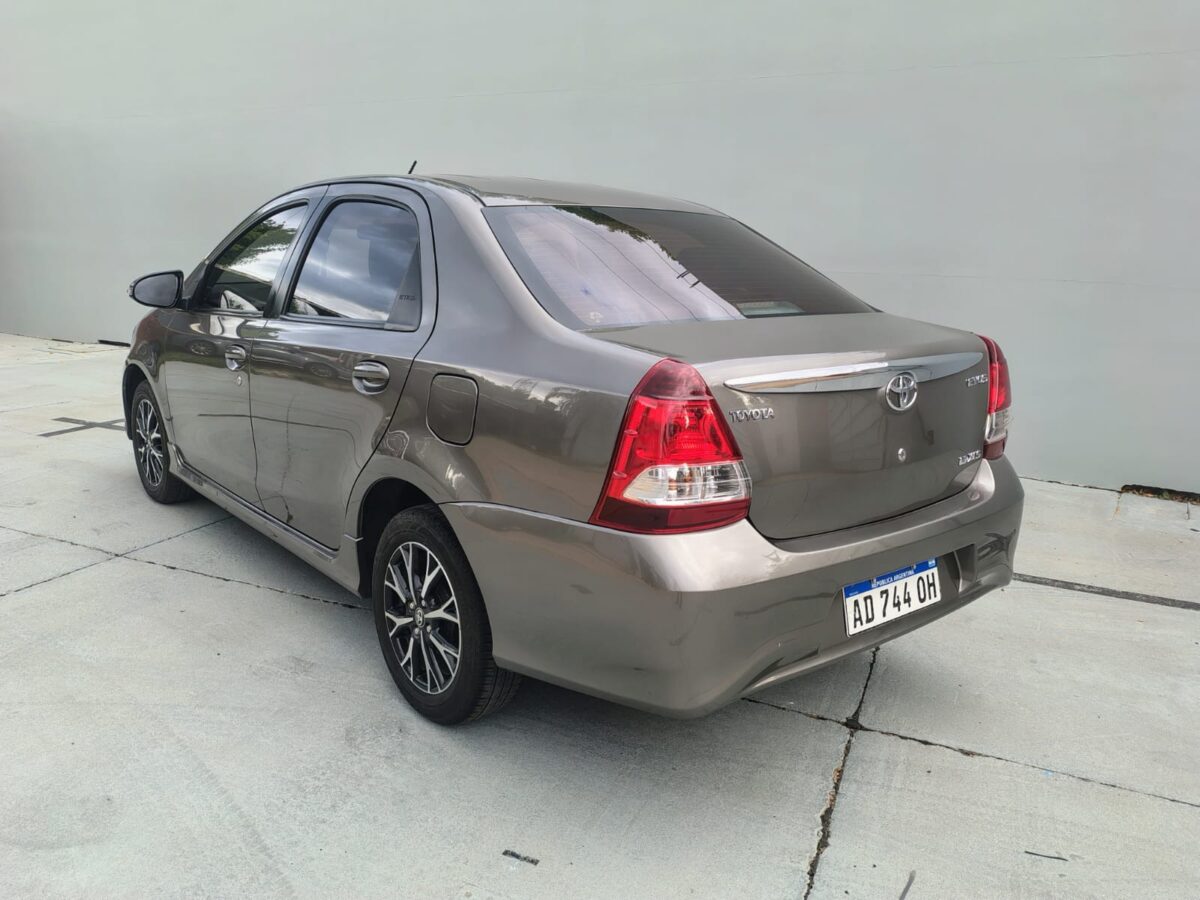TOYOTA ETIOS XLS 1.5 6M/T 4P. L/18 - Imagen 7