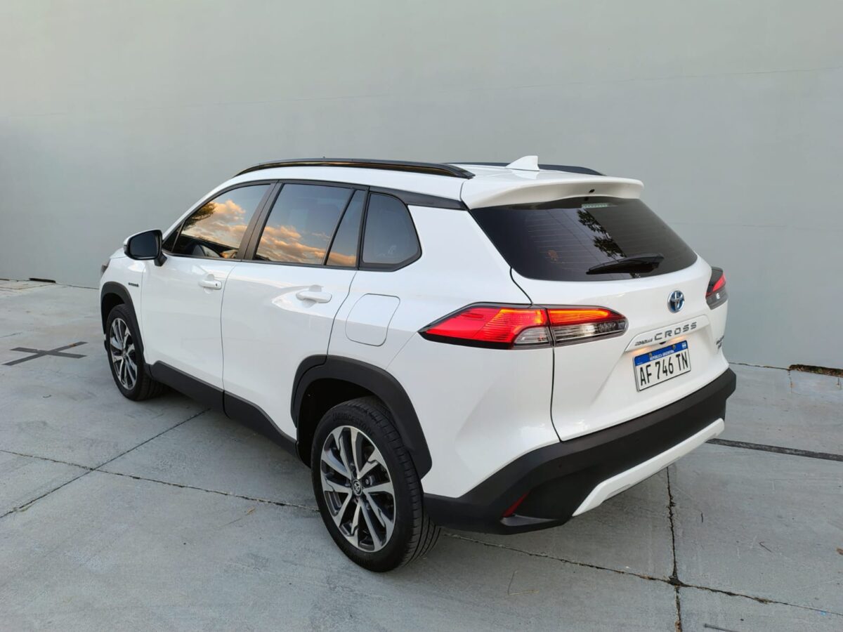 TOYOTA COROLLA CROSS XEI HEV1.8eCVT23 - Imagen 6