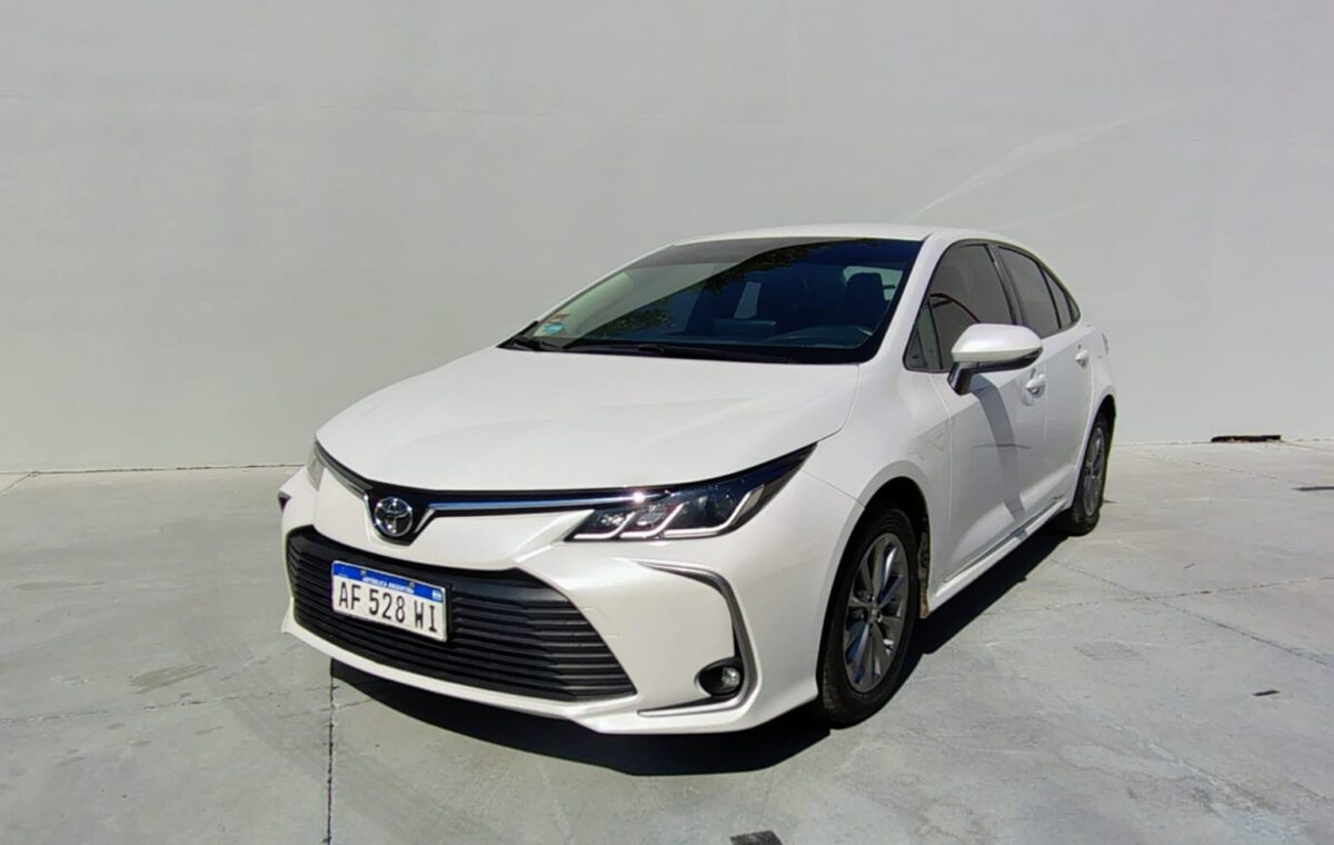 TOYOTA COROLLA 2.0 XLI MT- MY.23 - Imagen 1