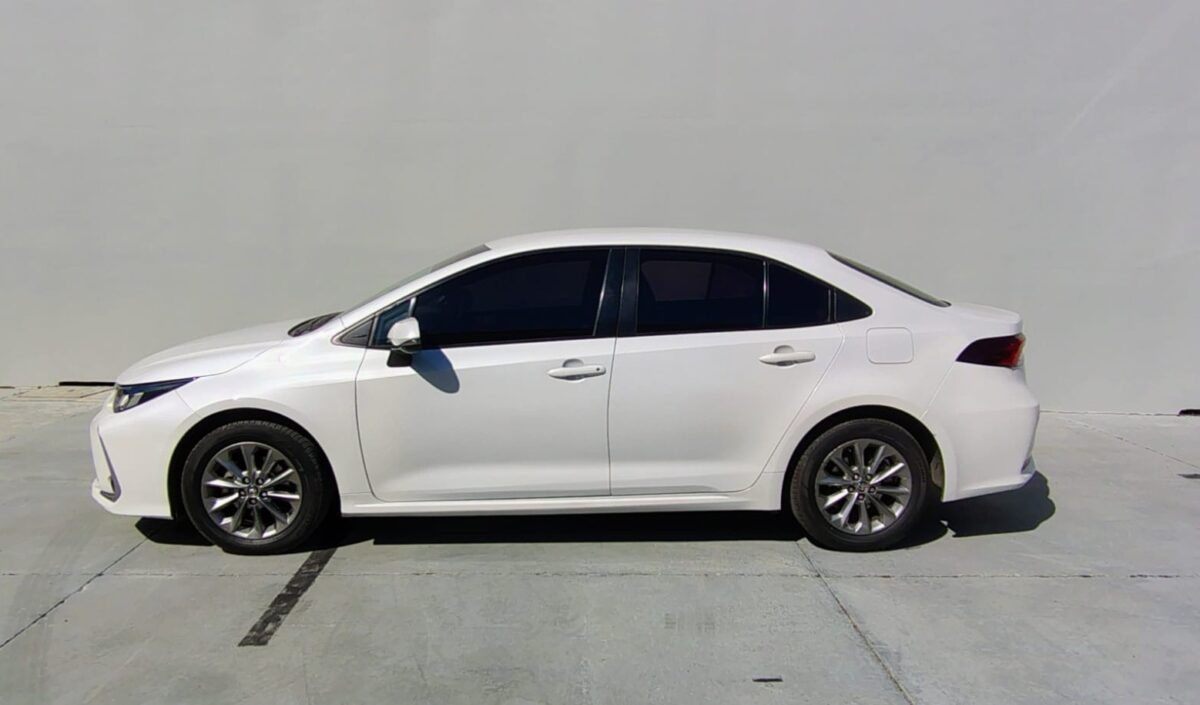TOYOTA COROLLA 2.0 XLI MT- MY.23 - Imagen 3