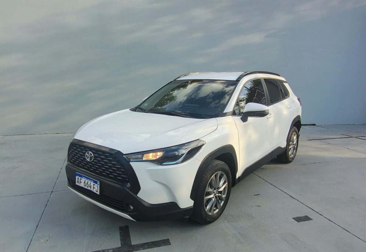 TOYOTA COROLLA CROSS XLI 2.0 CVT - Imagen 1