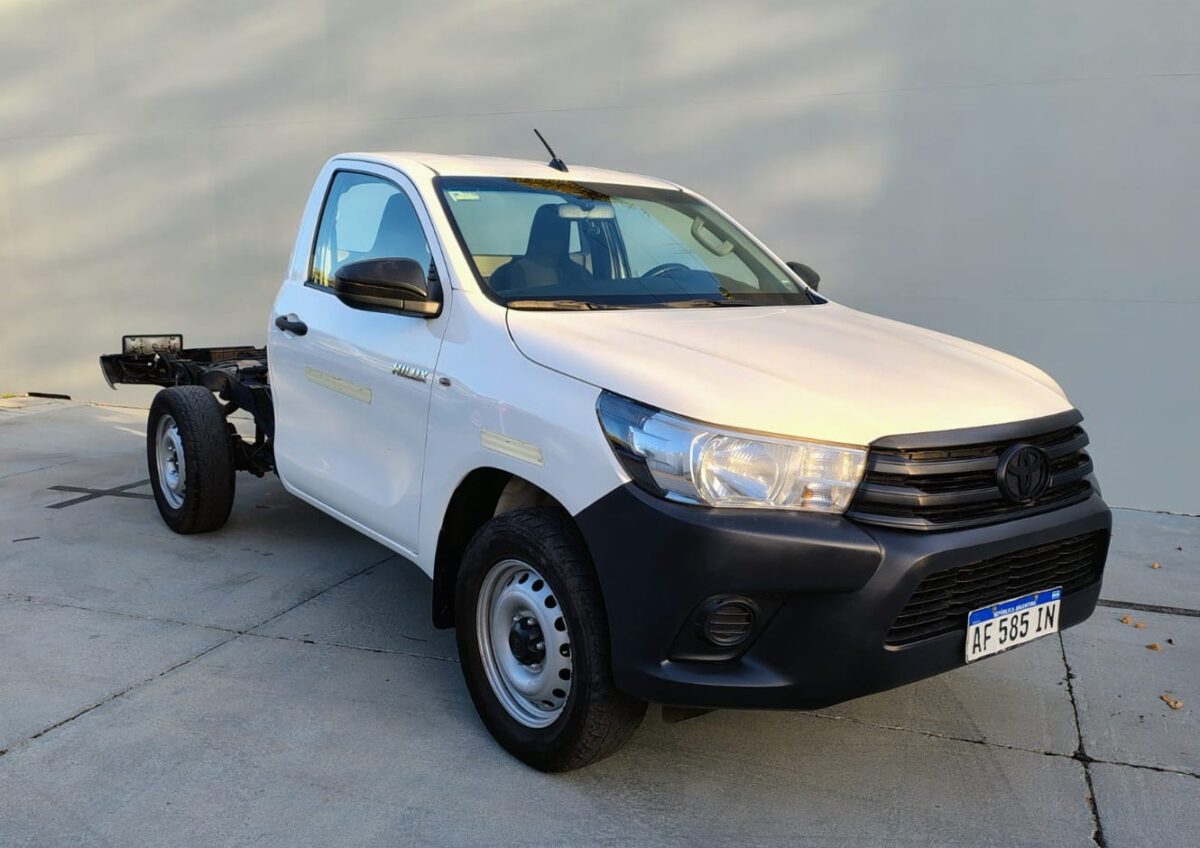 TOYOTA HILUX 4X2 CC DX 2.4 TDI 6 MT.M - Imagen 3