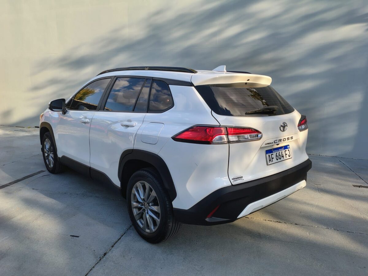 TOYOTA COROLLA CROSS XLI 2.0 CVT - Imagen 9