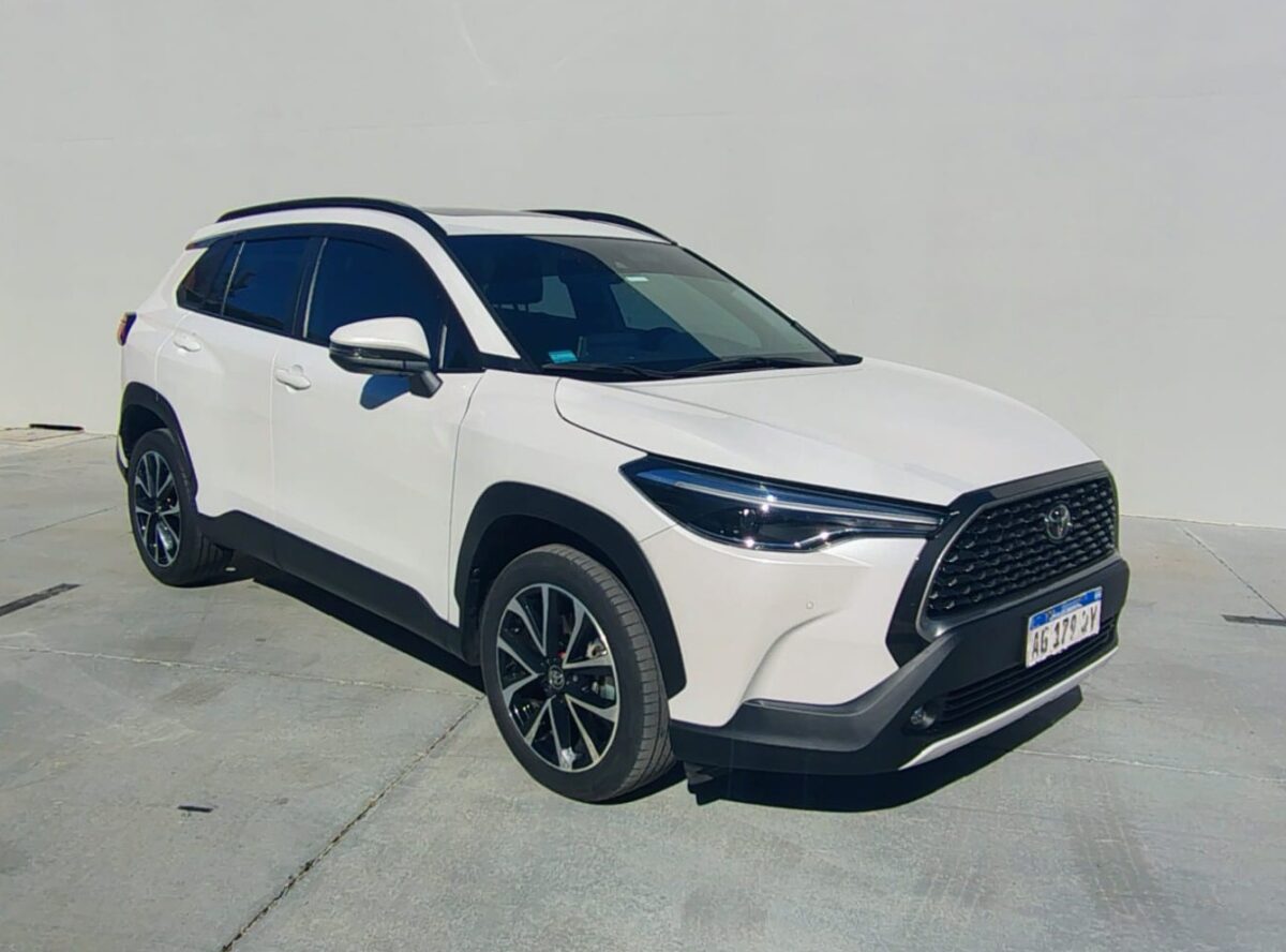 TOYOTA COROLLA CROSS SEG 2.0 CVT MY-24 - Imagen 3