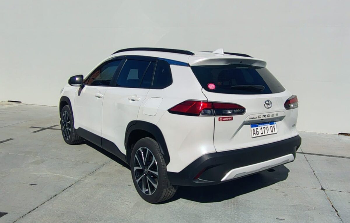 TOYOTA COROLLA CROSS SEG 2.0 CVT MY-24 - Imagen 8