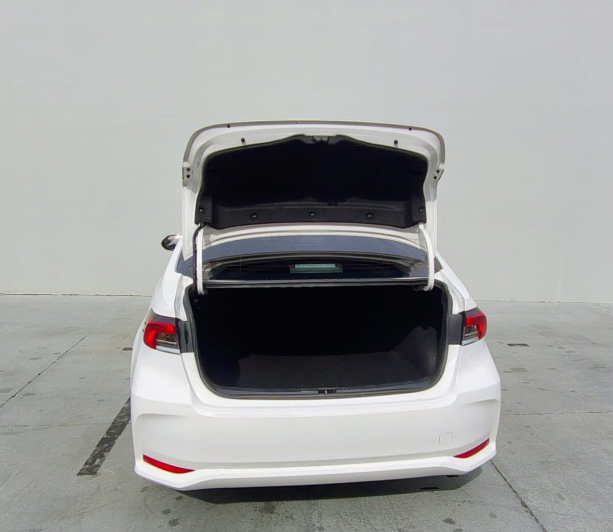 TOYOTA COROLLA 2.0 XLI CVT- MY.24 - Imagen 9