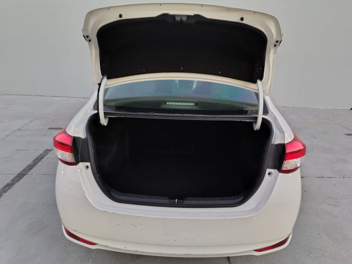 TOYOTA YARIS XLS PACK 1.5 CVT 4P-L.19 - Imagen 10