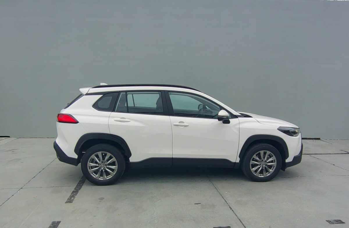 TOYOTA COROLLA CROSS XLI 2.0 CVT - Imagen 9