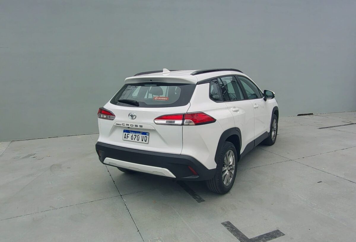 TOYOTA COROLLA CROSS XLI 2.0 CVT - Imagen 5