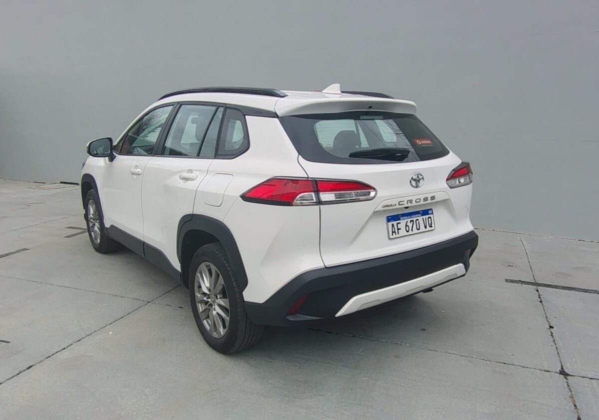 TOYOTA COROLLA CROSS XLI 2.0 CVT - Imagen 6