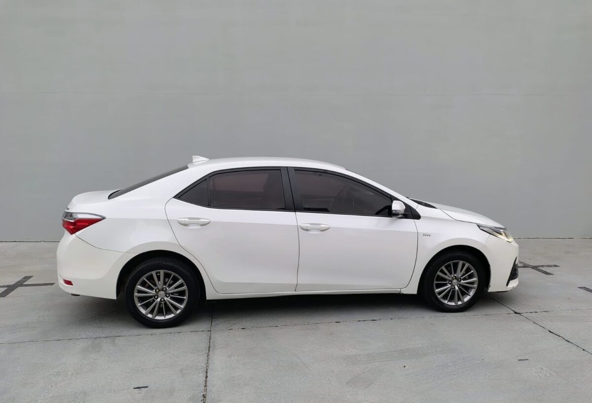 TOYOTA COROLLA XEI PACK 1.8 6M/T L/18 - Imagen 3