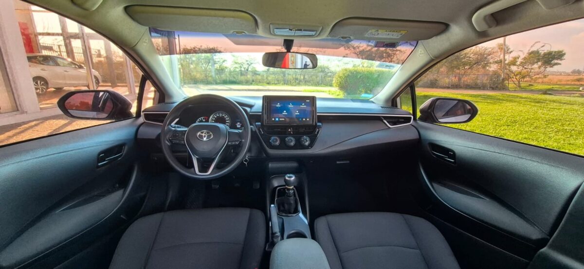 TOYOTA COROLLA 2.0 XLI MT- MY.23 - Imagen 8