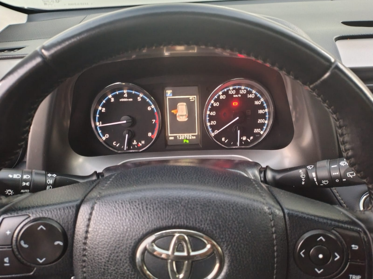 TOYOTA RAV4 4X2 VX - Imagen 12