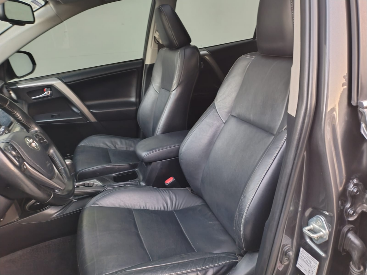 TOYOTA RAV4 4X2 VX - Imagen 14