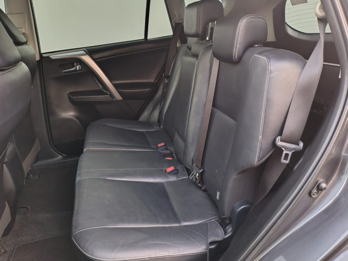 TOYOTA RAV4 4X2 VX - Imagen 13