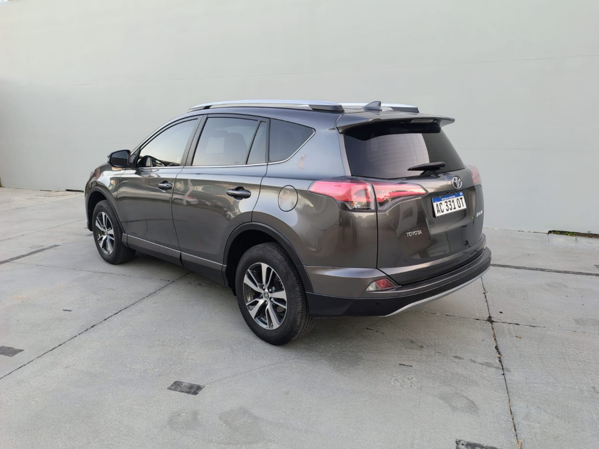 TOYOTA RAV4 4X2 VX - Imagen 8